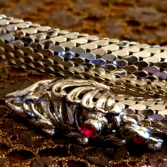 Vintage Silver Metal Mesh Coiled Stretch Wrap Belt w Double Snake Heads - Picture 3 of 5